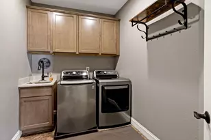 1360 Foxwood Pass, Oconomowoc, WI 53066 - Photo 21