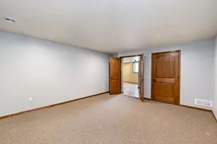 1360 Foxwood Pass, Oconomowoc, WI 53066 - Photo 27