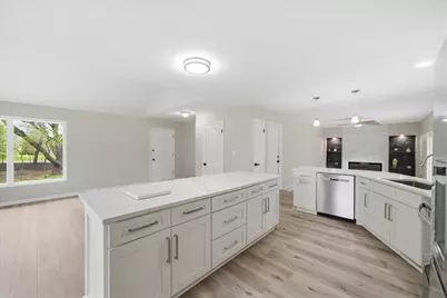 1387  Ponderosa Dr, Jackson, WI 53012 - Photo 11