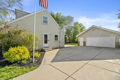 W150N8180  Manhatten Dr, Menomonee Falls, WI 53051 - Photo 3