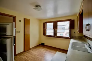 2196 S 79th St, West Allis, WI 53219 - Photo 17