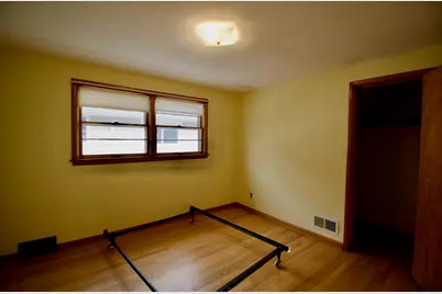 2196 S 79th St, West Allis, WI 53219 - Photo 23