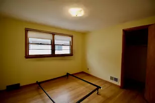 2196 S 79th St, West Allis, WI 53219 - Photo 23