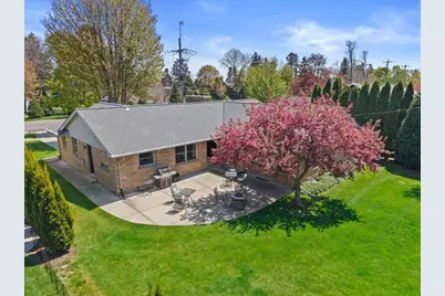 6419 N Lake Dr, Fox Point, WI 53217 - Photo 33