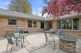 6419 N Lake Dr, Fox Point, WI 53217 - Photo 29