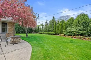 6419 N Lake Dr, Fox Point, WI 53217 - Photo 35