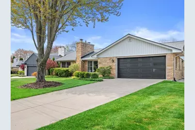 6419 N Lake Dr, Fox Point, WI 53217 - Photo 5