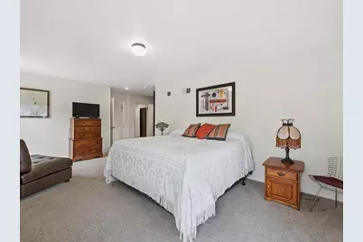 6419 N Lake Dr, Fox Point, WI 53217 - Photo 15