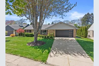 6419 N Lake Dr, Fox Point, WI 53217 - Photo 29