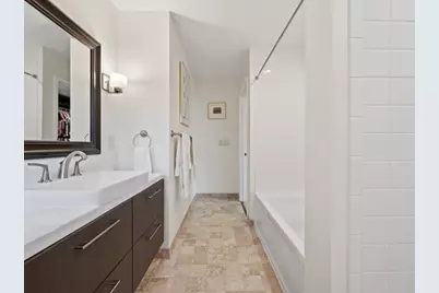 6419 N Lake Dr, Fox Point, WI 53217 - Photo 17