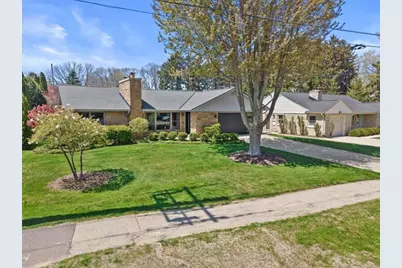 6419 N Lake Dr, Fox Point, WI 53217 - Photo 27