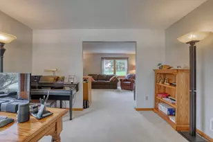 N58W24383 Clover Dr, Sussex, WI 53089 - Photo 17