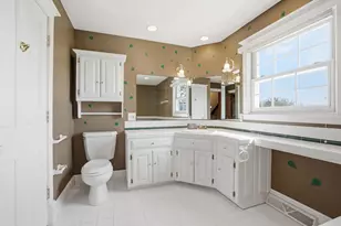 211 Erin Ct, West Bend, WI 53095 - Photo 27