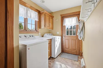 211  Erin Ct, West Bend, WI 53095 - Photo 21