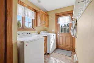 211 Erin Ct, West Bend, WI 53095 - Photo 21