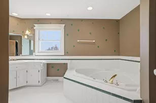 211 Erin Ct, West Bend, WI 53095 - Photo 25