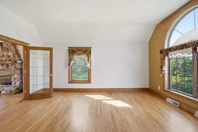 211  Erin Ct, West Bend, WI 53095 - Photo 13