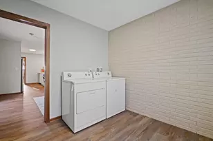 726 Royal Park Rd, Racine, WI 53402 - Photo 9