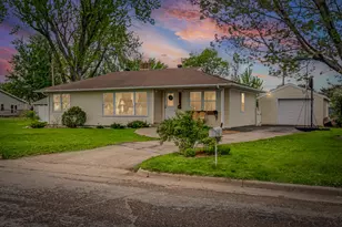 3008 26th St, La Crosse, WI 54601 - Photo 1