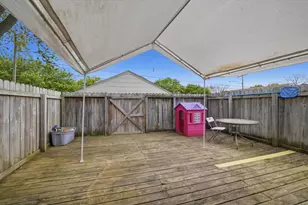 6800 W Ohio Ave, Milwaukee, WI 53219 - Photo 19
