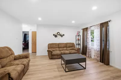 6800 W Ohio Ave, Milwaukee, WI 53219 - Photo 5