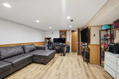 6800 W Ohio Ave, Milwaukee, WI 53219 - Photo 13