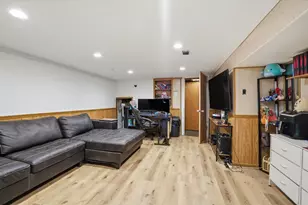 6800 W Ohio Ave, Milwaukee, WI 53219 - Photo 13