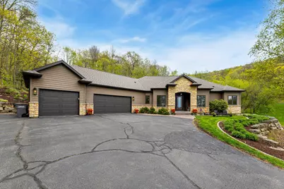 W6104  Valley Pl, Onalaska, WI 54636 - Photo 3