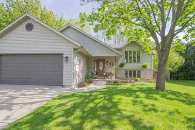 509  Mary Knoll Ln, Watertown, WI 53098 - Photo 3