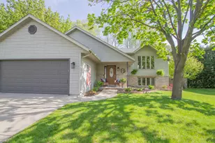 509 Mary Knoll Ln, Watertown, WI 53098 - Photo 3