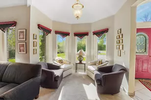 N61W38100 Blackhawk Dr, Oconomowoc, WI 53066 - Photo 11