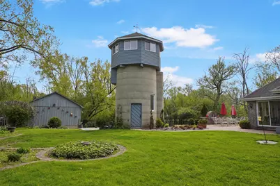 N61W38100  Blackhawk Dr, Oconomowoc, WI 53066 - Photo 3