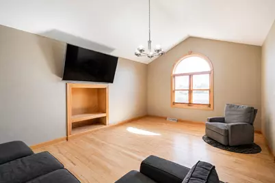 429 S Heritage St, Belgium, WI 53004 - Photo 9