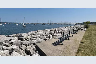 2525 S Shore Dr #5F, Milwaukee, WI 53207 - Photo 9