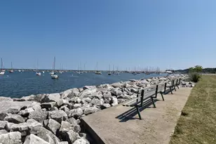 2525 S Shore Dr, Milwaukee, WI 53207 - Photo 9