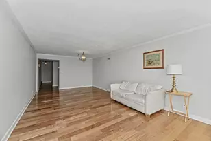 2525 S Shore Dr, Milwaukee, WI 53207 - Photo 17
