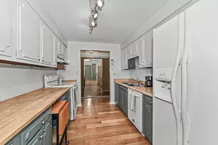 2525 S Shore Dr, Milwaukee, WI 53207 - Photo 21
