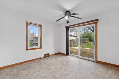 8924 W Lincoln Ave, West Allis, WI 53227 - Photo 9