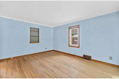 8924 W Lincoln Ave, West Allis, WI 53227 - Photo 13