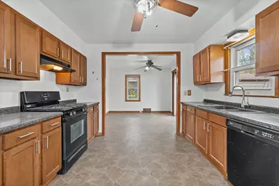 8924 W Lincoln Ave, West Allis, WI 53227 - Photo 5