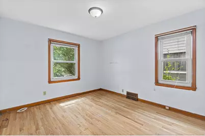 8924 W Lincoln Ave, West Allis, WI 53227 - Photo 17
