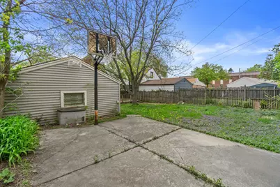 8924 W Lincoln Ave, West Allis, WI 53227 - Photo 35