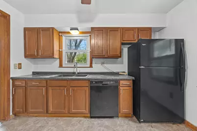 8924 W Lincoln Ave, West Allis, WI 53227 - Photo 7