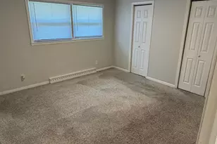 5225 Tuckaway Dr, Greenfield, WI 53221 - Photo 13