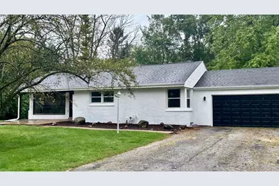 5225  Tuckaway Dr, Greenfield, WI 53221 - Photo 1
