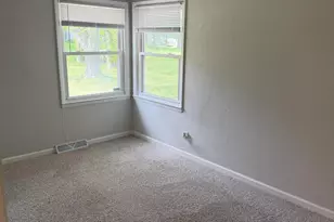 5225 Tuckaway Dr, Greenfield, WI 53221 - Photo 15