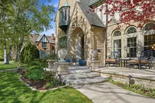 4604 N Murray Ave, Whitefish Bay, WI 53211 - Photo 3