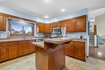 27421  Le Mays Ct, Racine, WI 53185 - Photo 17