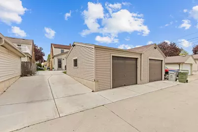 3334 W Lakefield Dr, Milwaukee, WI 53215 - Photo 5