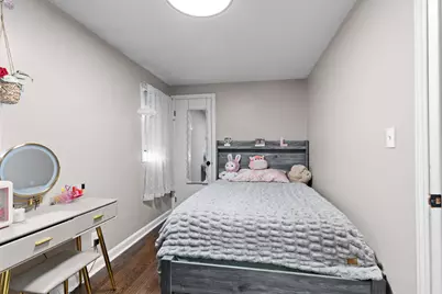 3334 W Lakefield Dr, Milwaukee, WI 53215 - Photo 23